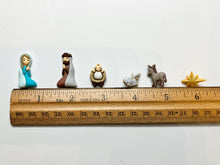 A Child Is Born Nativity Buttons & Flatbacks Set