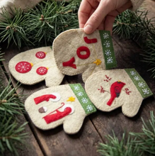 Joy Mittens Ornaments KIT