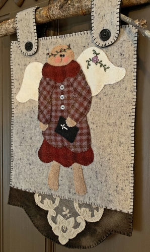 Angelica Angel Wings Applique Wall Hanging Pattern